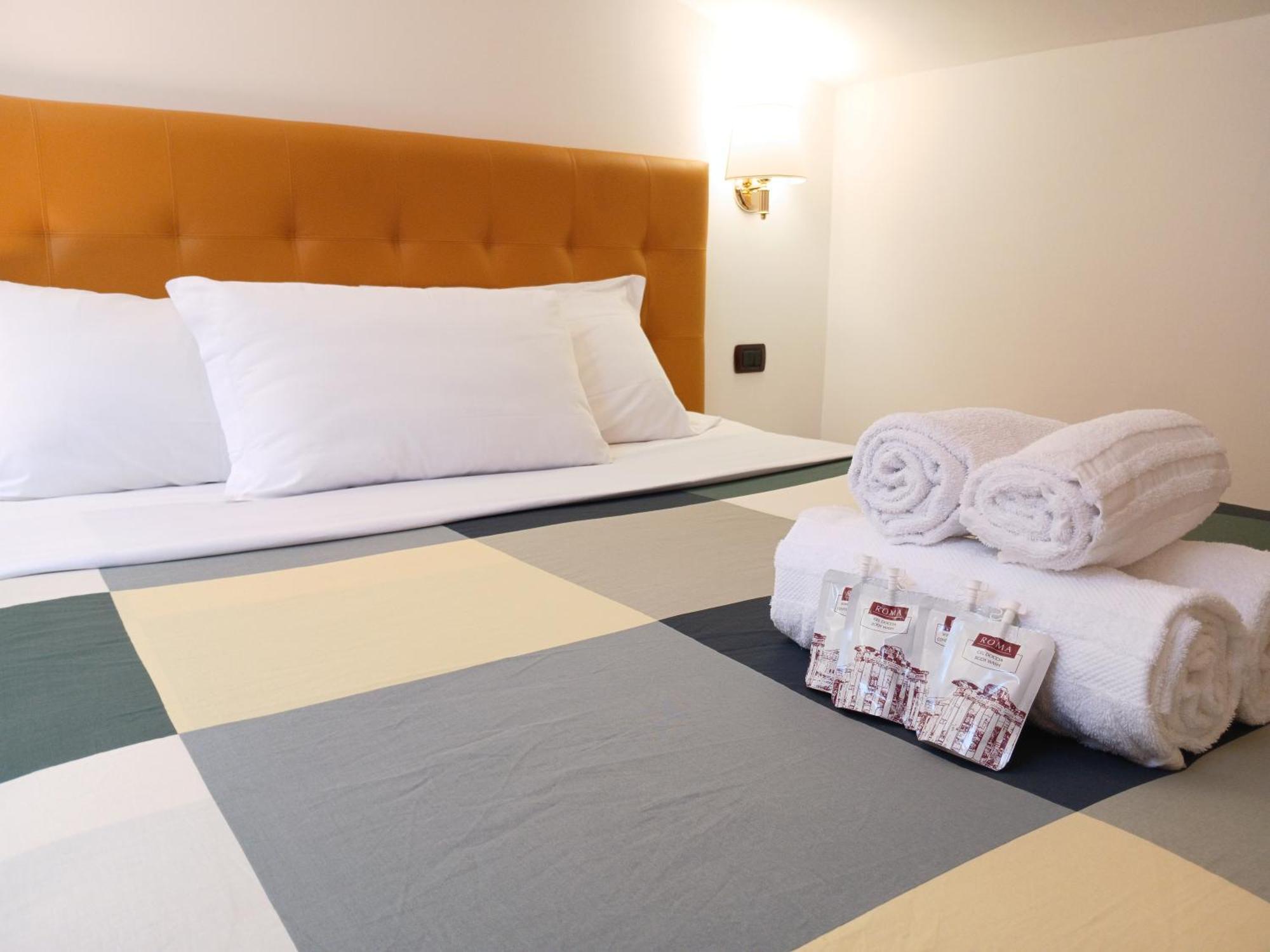 Hotel Attic Garden Roma Esterno foto